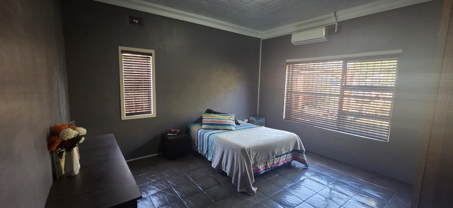 5 Bedroom Property for Sale in Rhodesdene Northern Cape